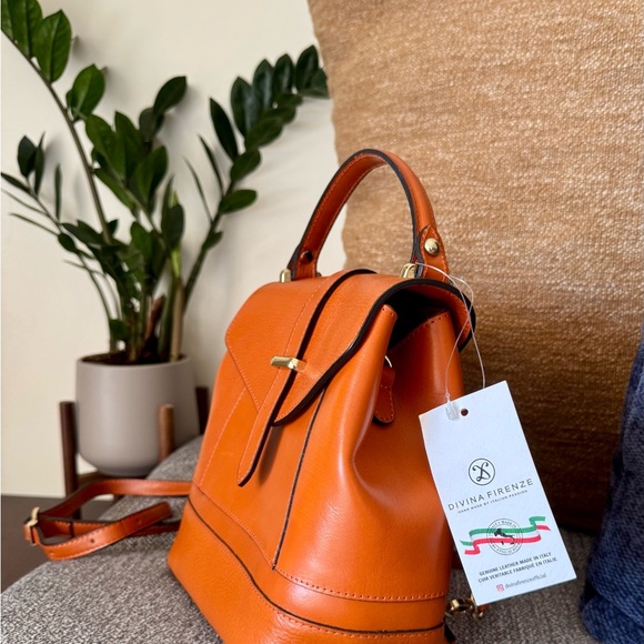 Divina Firenze Orange Leather Backpack/Satchel - Picture 4 of 9